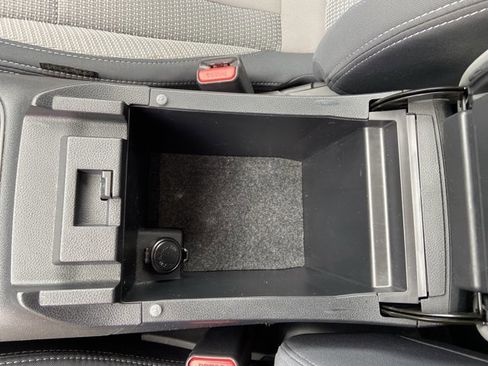 Used 2024 Subaru Outback Premium image 41