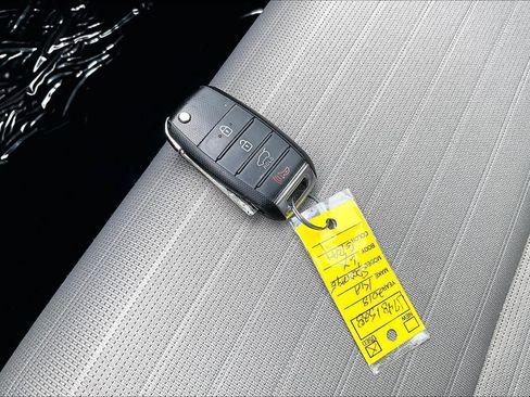 Used 2018 Kia Sportage LX image 14