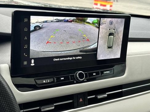 Used 2025 Mitsubishi Outlander AWD image 27