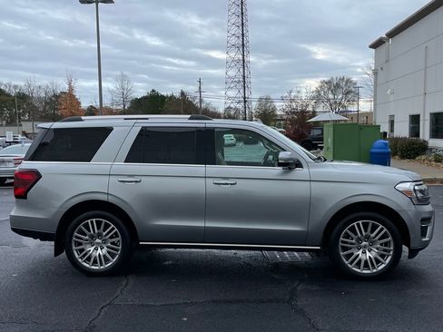 Used 2022 Ford Expedition Limited image 7