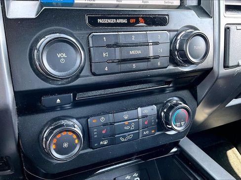 Used 2016 Ford F150 XLT w/ Equipment Group 302A Luxury AWD/4WD image 32