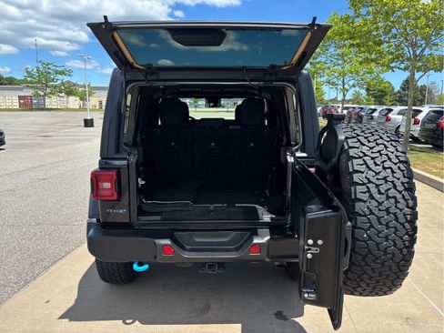 Used 2024 Jeep Wrangler Unlimited Rubicon 4xe AWD/4WD image 15