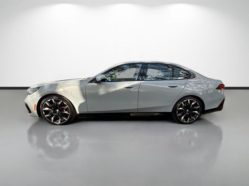 New 2026 BMW 550e xDrive w/ Executive Package image 6