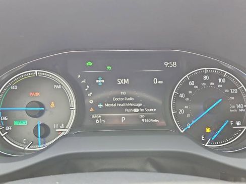 Used 2022 Toyota Venza LE image 11