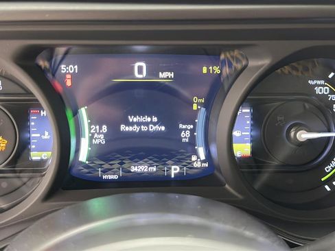 Used 2024 Jeep Wrangler Unlimited w/ Convenience Group AWD/4WD image 16