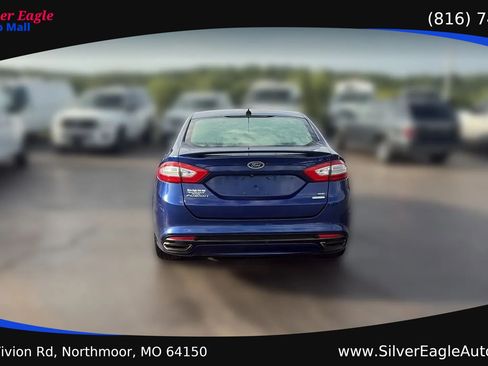 Used 2015 Ford Fusion SE w/ Equipment Group 201A FWD image 4