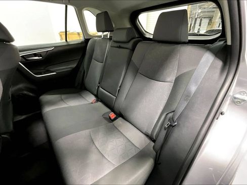 Used 2025 Toyota RAV4 XLE FWD image 30
