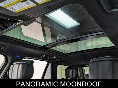 Used 2022 Land Rover Range Rover Autobiography image 17