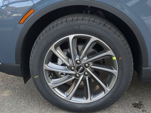 New 2026 Lincoln Corsair Premiere image 9