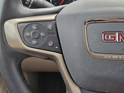 Used 2023 GMC Acadia Denali AWD/4WD image 32