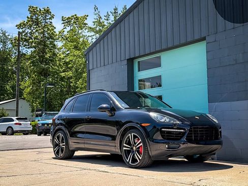 Used 2014 Porsche Cayenne Turbo S AWD/4WD image 11