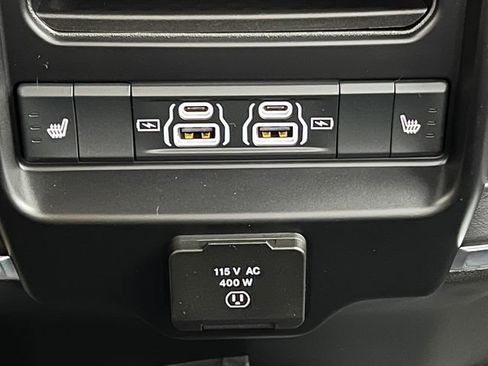 Used 2025 RAM 3500 Laramie image 44