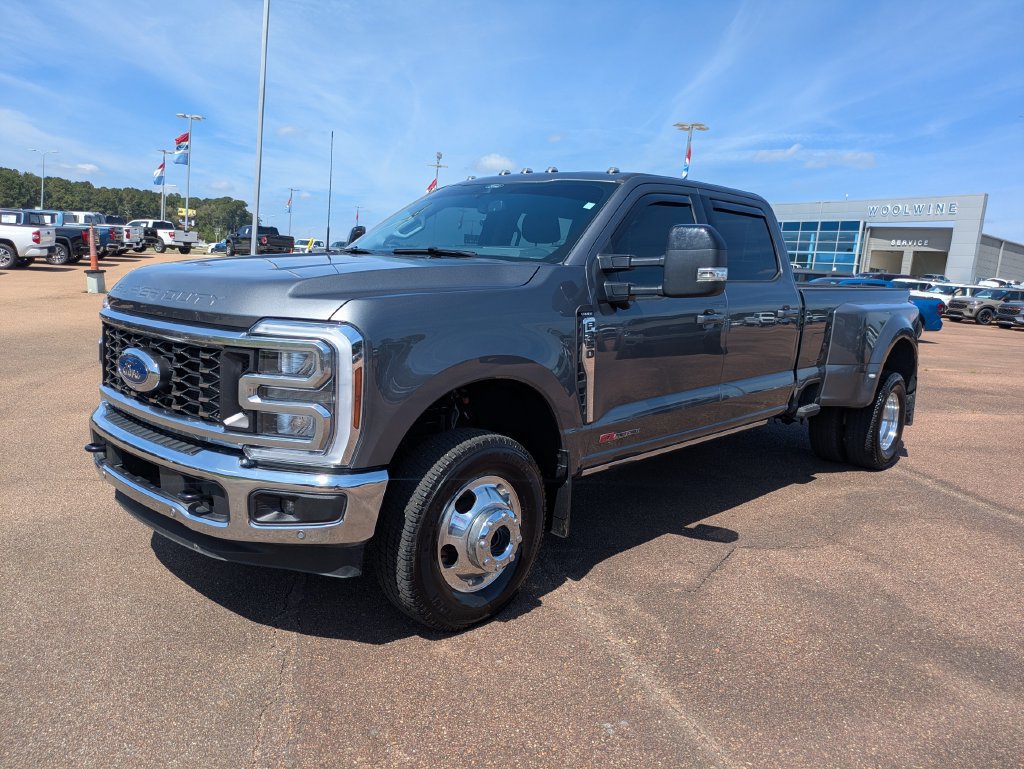 Used 2026 Ford F350 Lariat w/ Lariat Ultimate Package AWD/4WD image 1