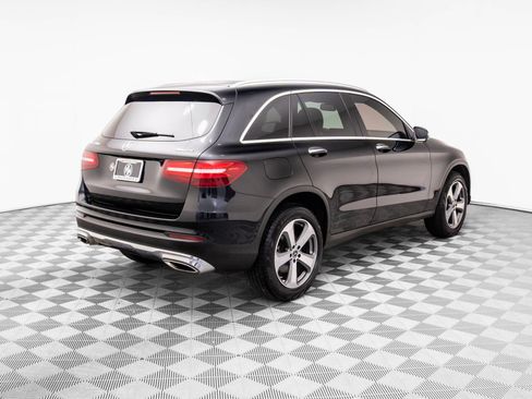Used 2019 Mercedes-Benz GLC 300 4MATIC image 5