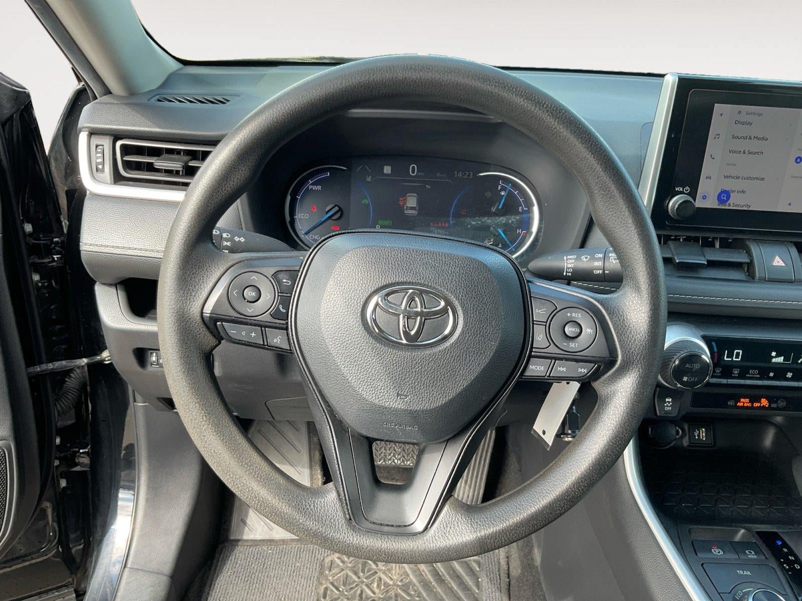 Used 2024 Toyota RAV4 LE AWD/4WD image 12