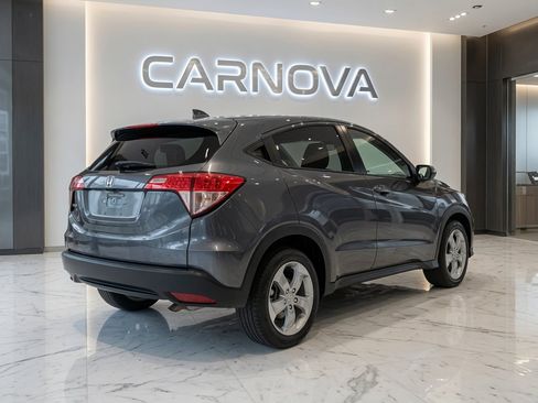 Used 2017 Honda HR-V LX image 3