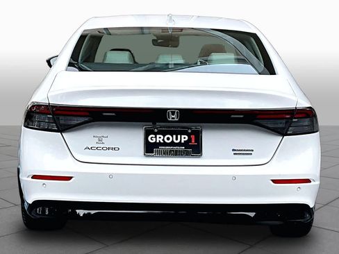 Used 2023 Honda Accord Touring image 5