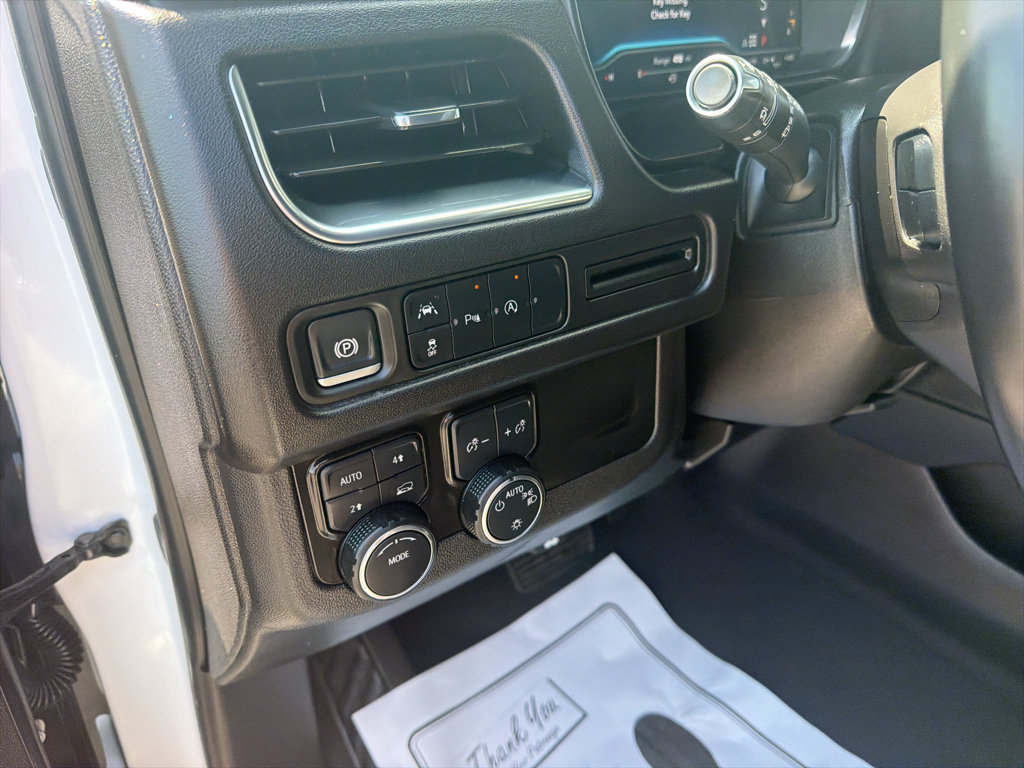 Used 2024 Chevrolet Suburban LT AWD/4WD image 17