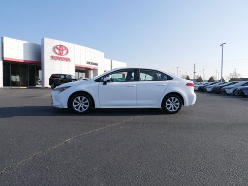 Used 2025 Toyota Corolla LE image 7