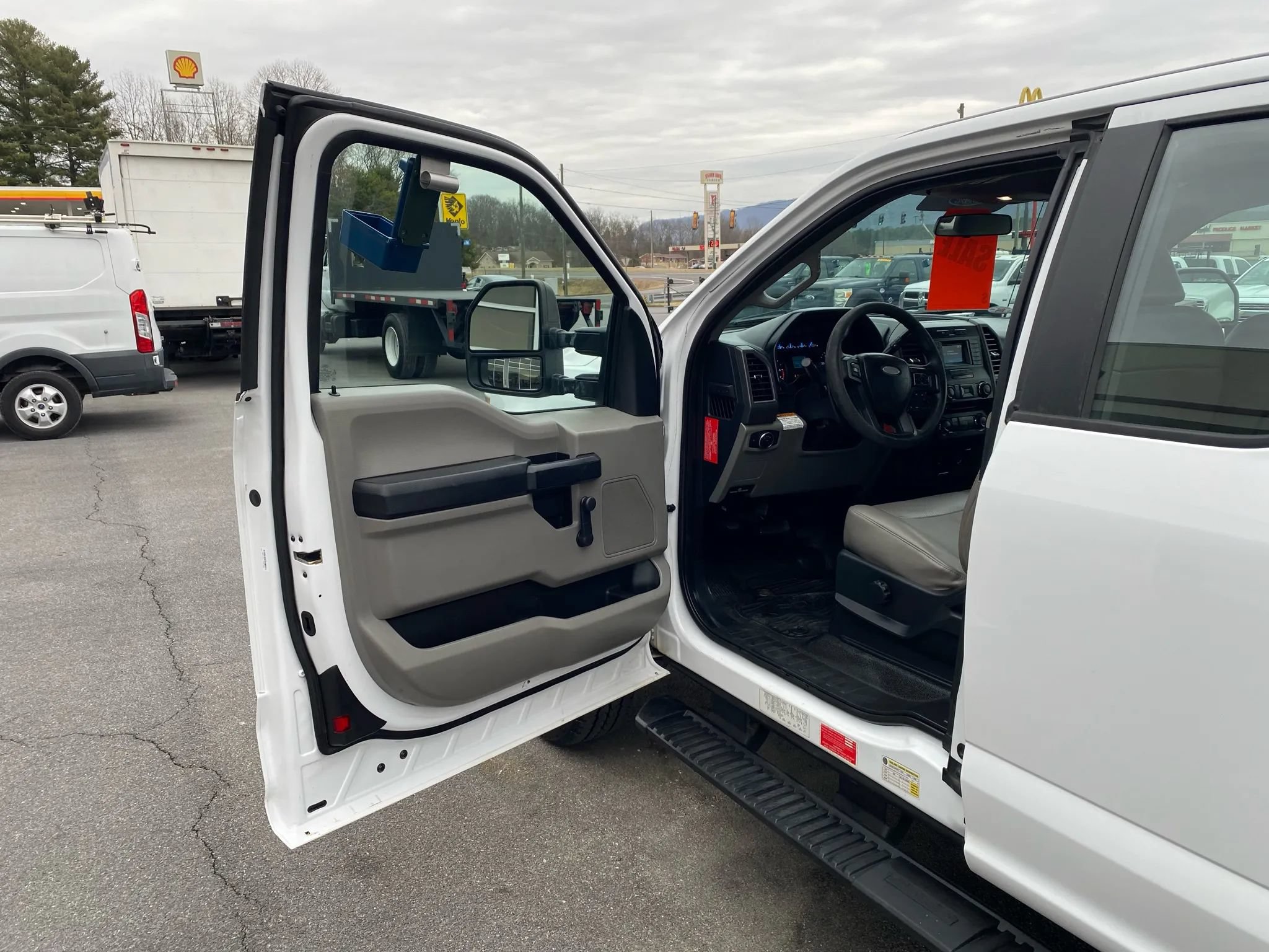 Used 2017 Ford F250 4x4 SuperCab Super Duty image 8