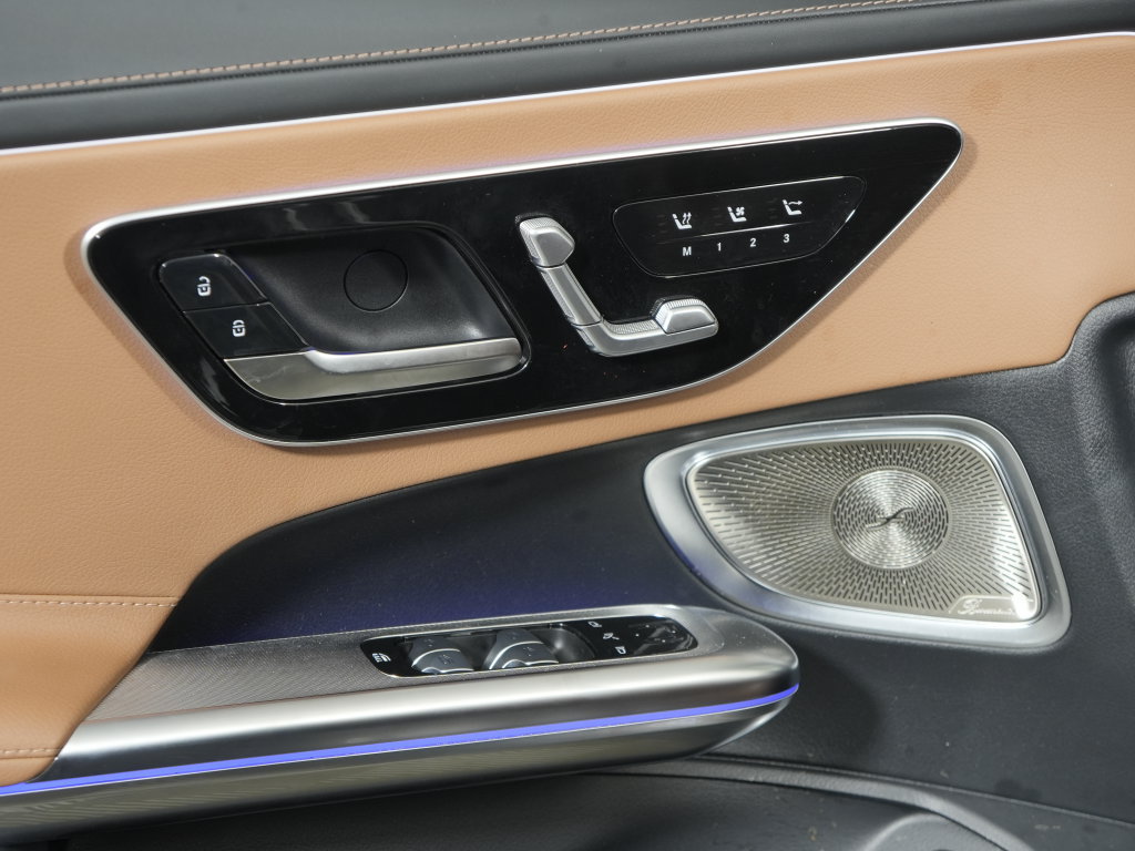Certified 2024 Mercedes-Benz CLE 300 4MATIC Cabriolet image 34
