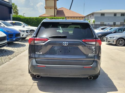 Used 2020 Toyota RAV4 XLE w/ All Weather Liner Package AWD/4WD image 5