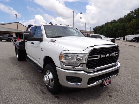 Used 2024 RAM 3500 SLT w/ Quick Order Package 2YG SLT AWD/4WD image 11