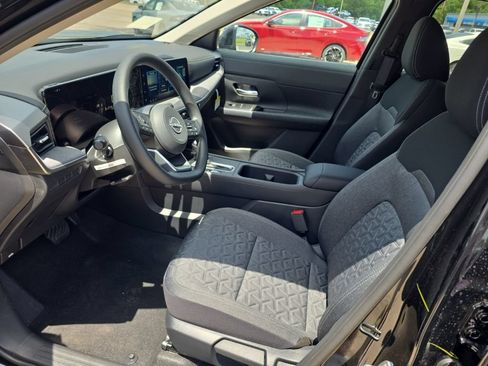 New 2026 Nissan Kicks SV AWD/4WD image 13