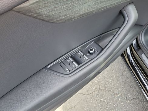 Used 2019 Audi A4 2.0T Premium image 23