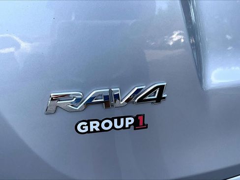 Used 2018 Toyota RAV4 Limited AWD/4WD image 10