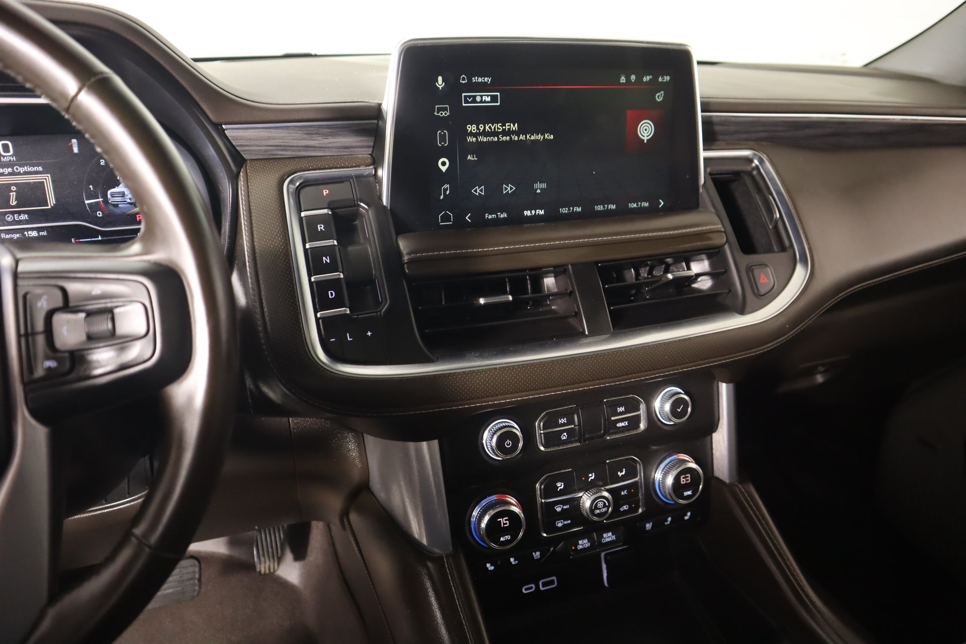 Used 2023 GMC Yukon SLT w/ SLT Premium Package AWD/4WD image 5