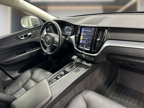Used 2019 Volvo XC60 T6 Momentum w/ Premium Package AWD/4WD image 6