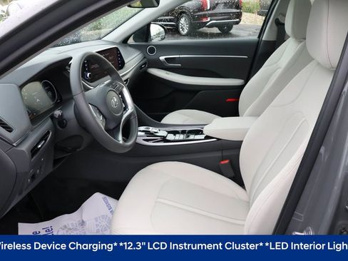 Used 2023 Hyundai Sonata SEL w/ Convenience Package FWD image 6