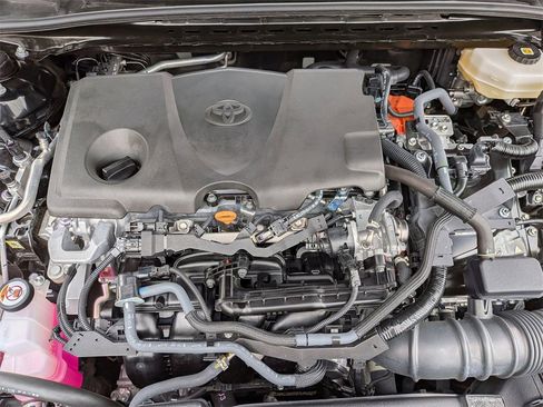 Used 2025 Toyota Camry LE image 34