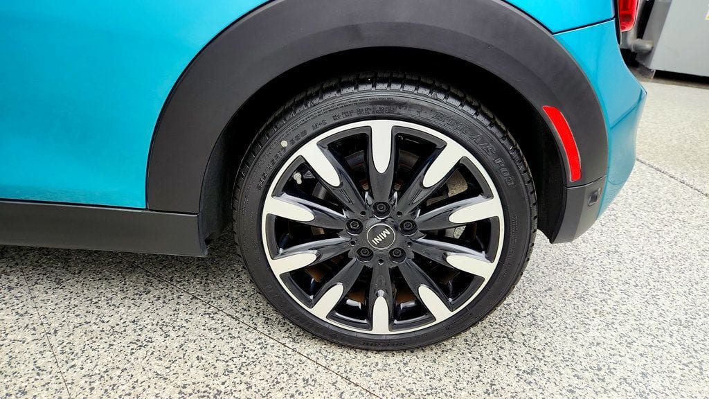 Used 2019 MINI Cooper S w/ Premium Package FWD image 9