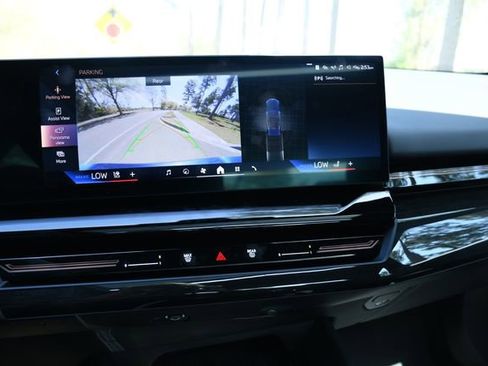 Used 2024 BMW 530i w/ Convenience Package image 32