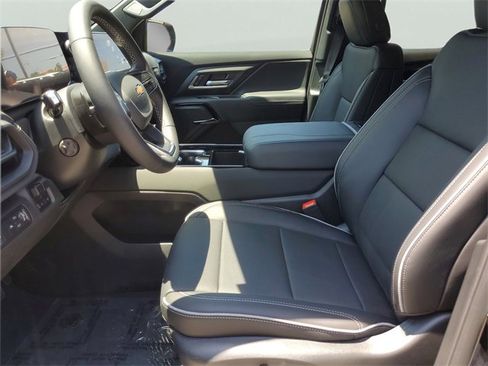 New 2025 Chevrolet Silverado EV LT image 16