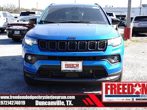 New 2026 Jeep Compass Latitude image 8