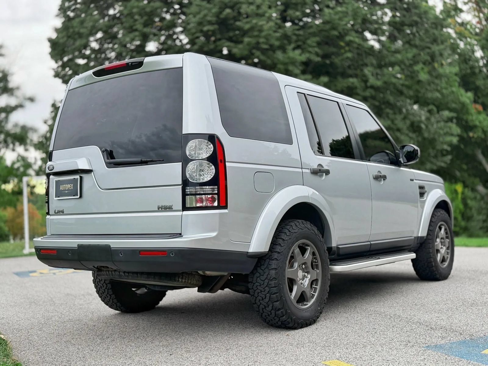 Used 2016 Land Rover LR4 HSE AWD/4WD image 25