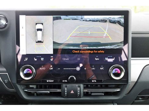 Used 2024 Lexus GX 550 image 23