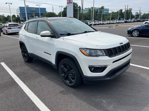 Used 2019 Jeep Compass Latitude AWD/4WD image 5