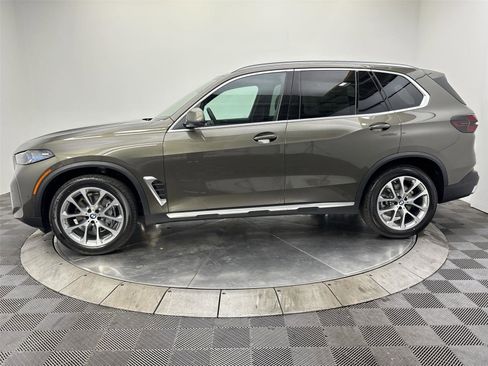 New 2026 BMW X5 xDrive40i w/ Climate Comfort Package image 16