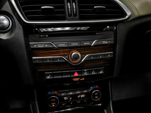 Used 2018 INFINITI QX30 Premium w/ Technology Package image 26