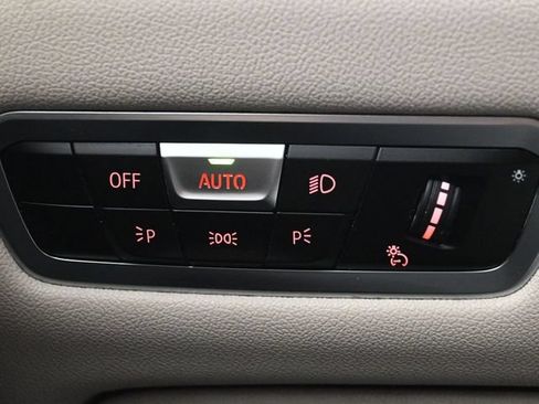 Used 2022 BMW X5 sDrive40i w/ M Sport Package RWD image 28