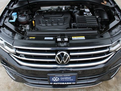 Certified 2023 Volkswagen Tiguan SEL R-Line image 32
