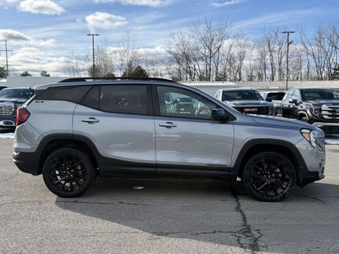 Certified 2023 GMC Terrain SLE w/ Driver Convenience Package image 4