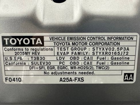 Used 2025 Toyota Camry LE image 70