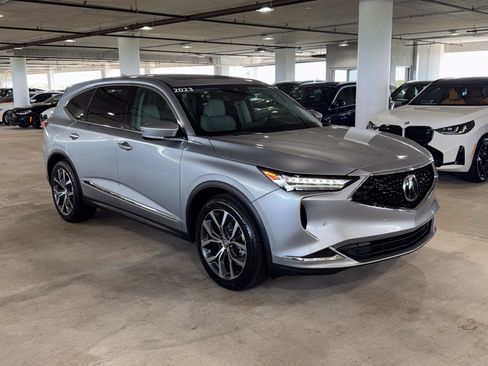 Used 2023 Acura MDX SH-AWD w/ Technology Package image 2
