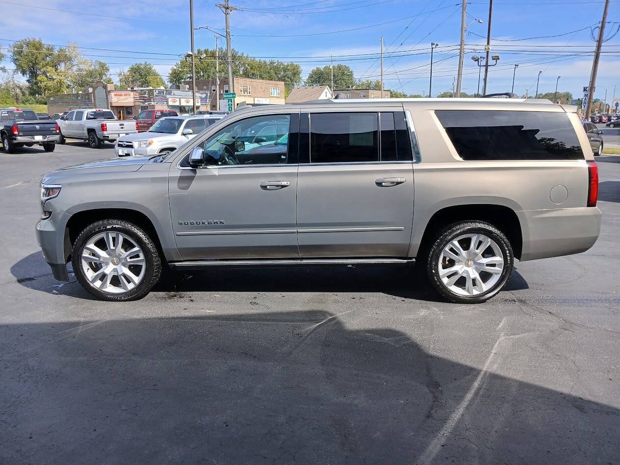 Used 2017 Chevrolet Suburban Premier AWD/4WD image 24