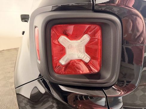 Certified 2023 Jeep Renegade Latitude image 13